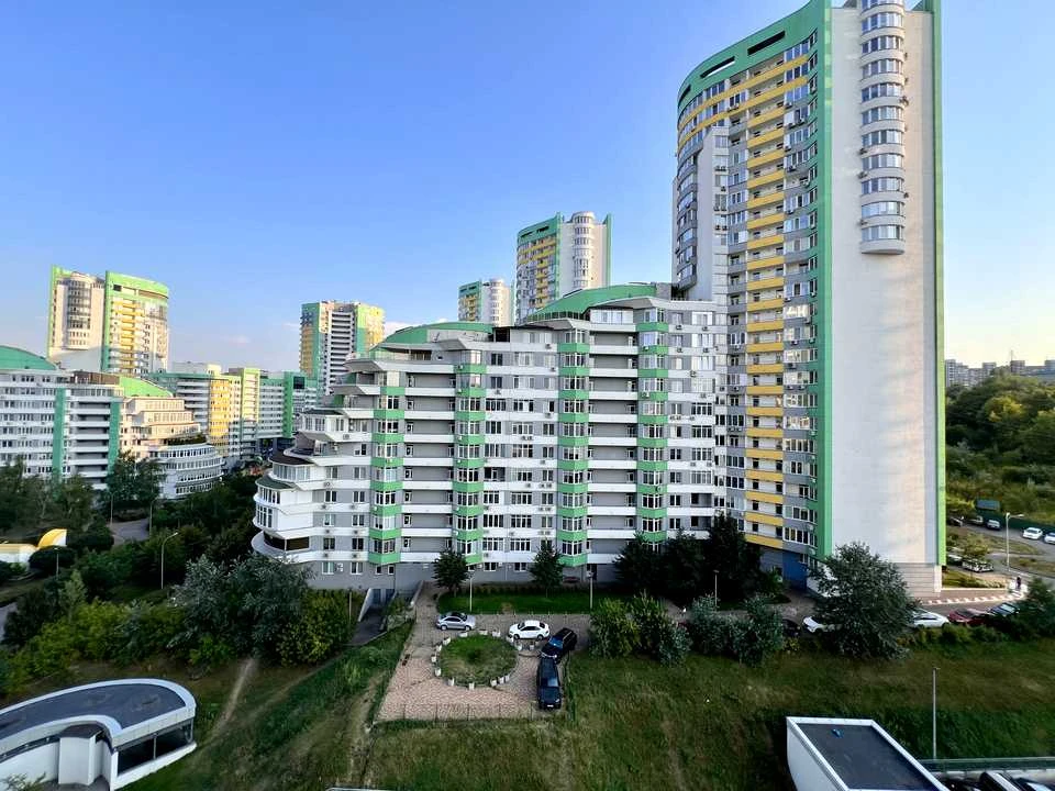 Apartment. Vyshorodska st.