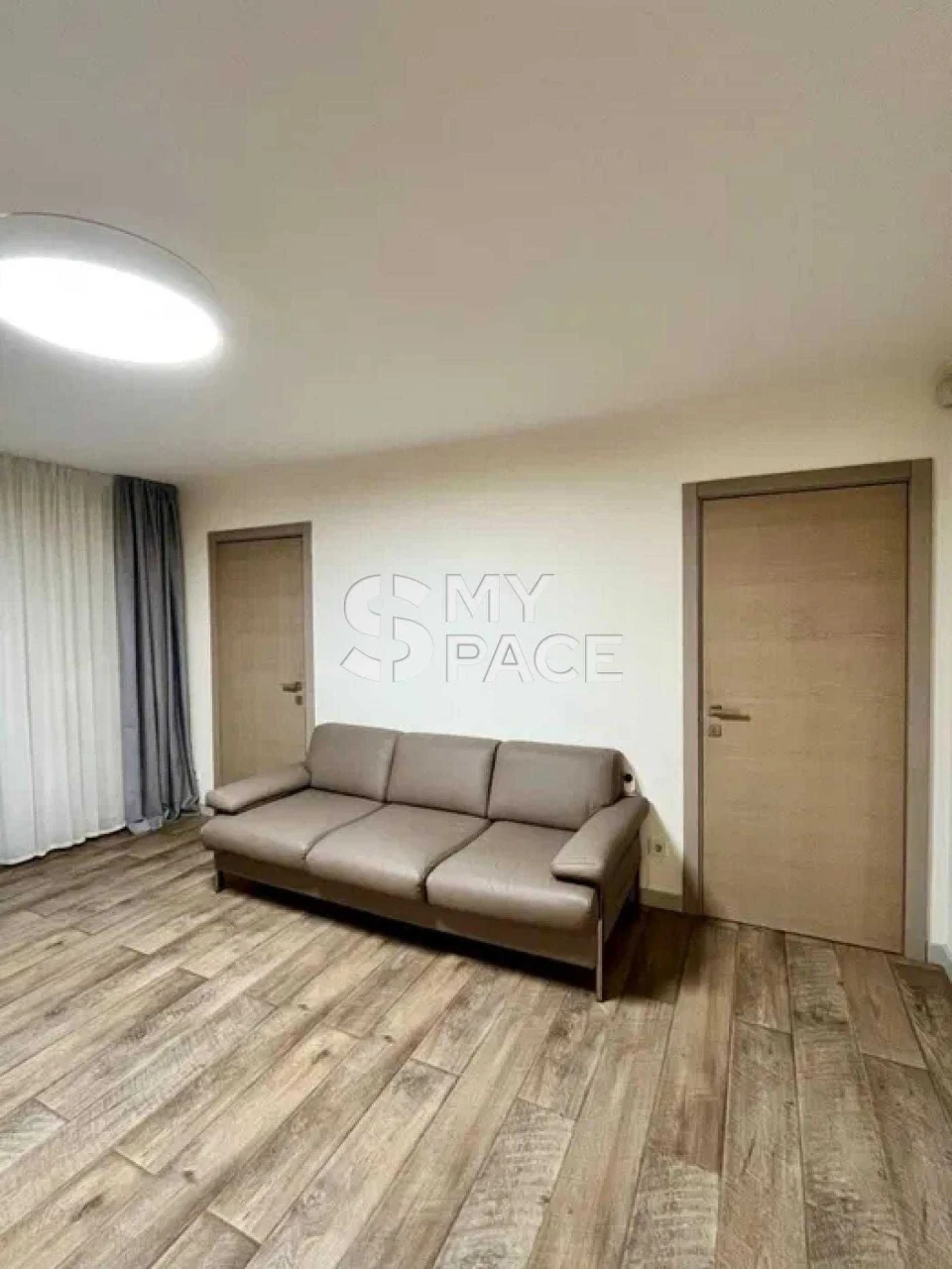Unique Offer! 3-bedroom apartment on Ivan Mazepa (Lviv) 4A Arsen