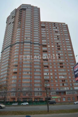 Продается 3-комнатная квартира на Ревуцкого