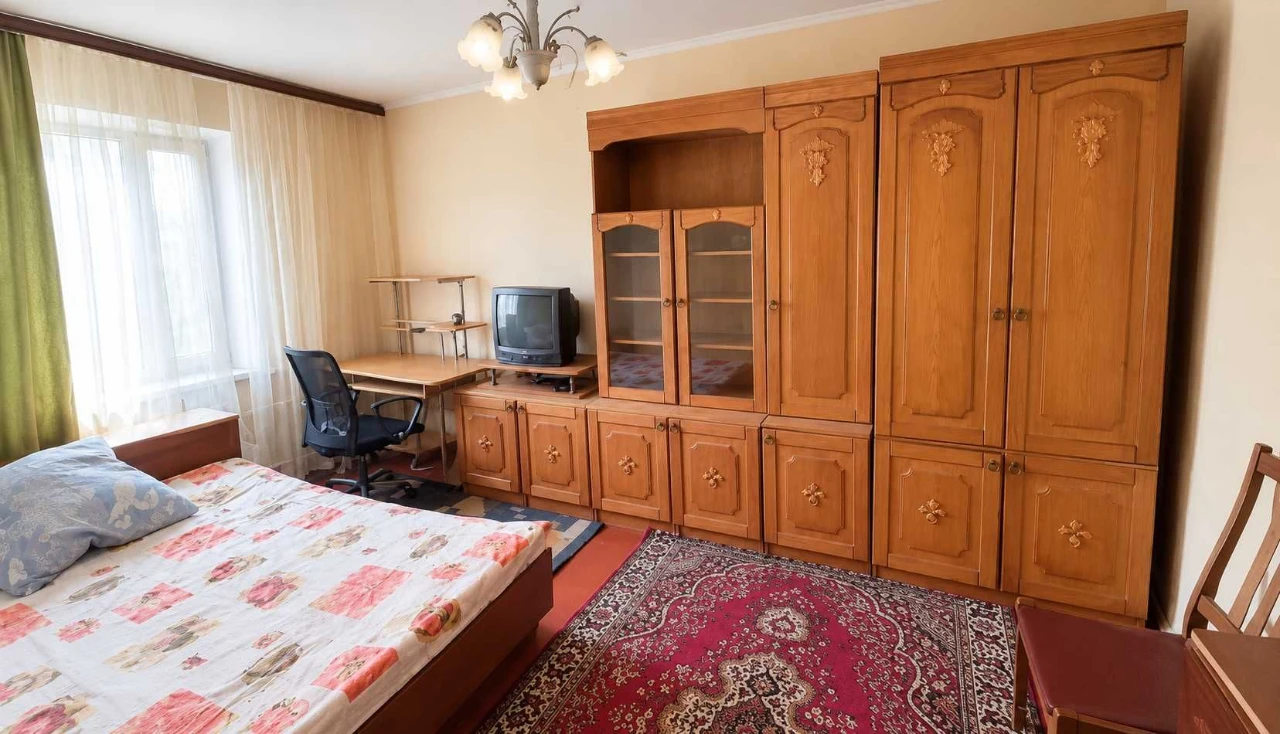 • Two-bedroom apartment 42.3 sq m on вул. Івана Миколайчука
