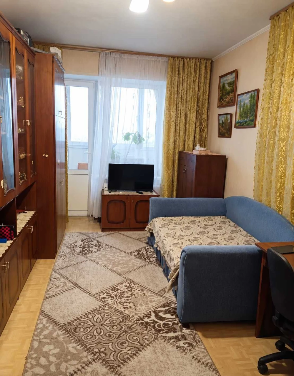 • Two-bedroom apartment 42.3 sq m on вул. Івана Миколайчука