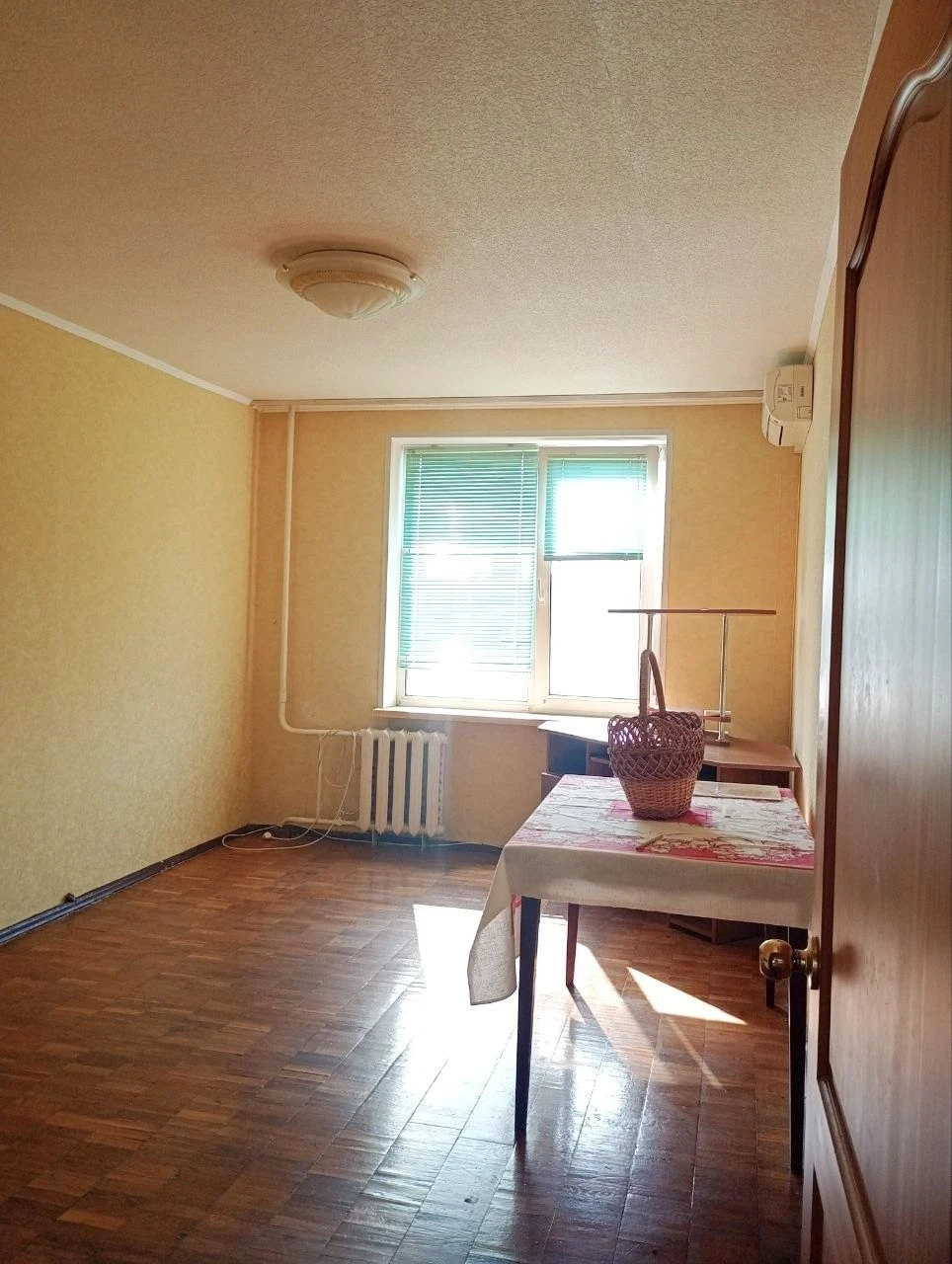 Sale of a 3-room apartment at 30 Bereznyaky Street
