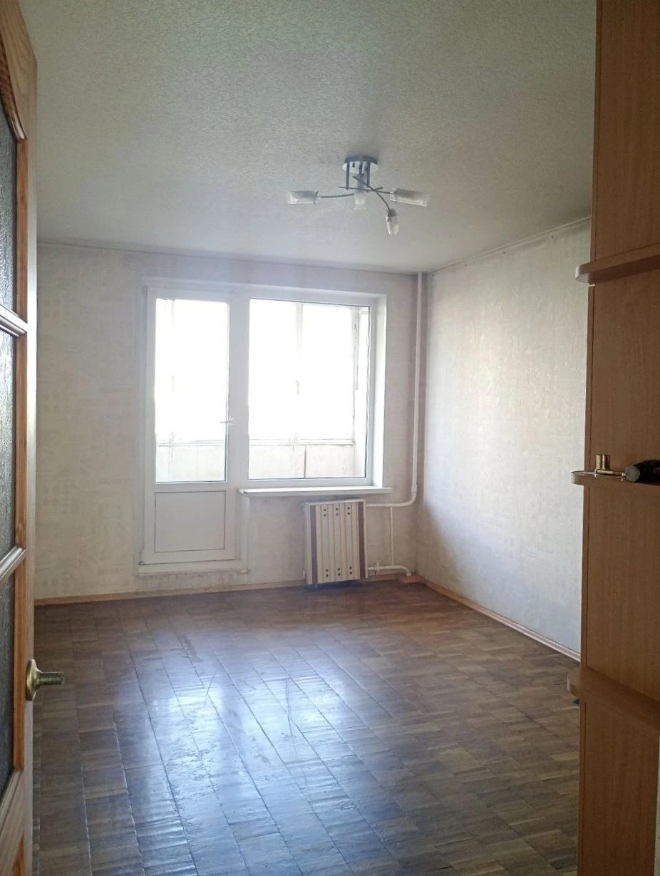 Sale of a 3-room apartment at 30 Bereznyaky Street