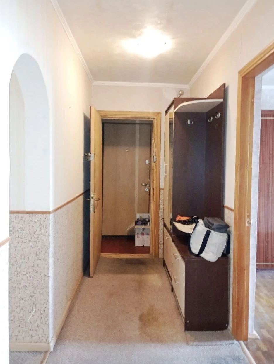 Sale of a 3-room apartment at 30 Bereznyaky Street
