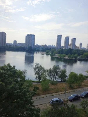 Sale of a 3-room apartment at 30 Bereznyaky Street
