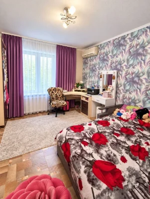 Продається 3-кімнатна квартира, Тополь-3, Дніпро