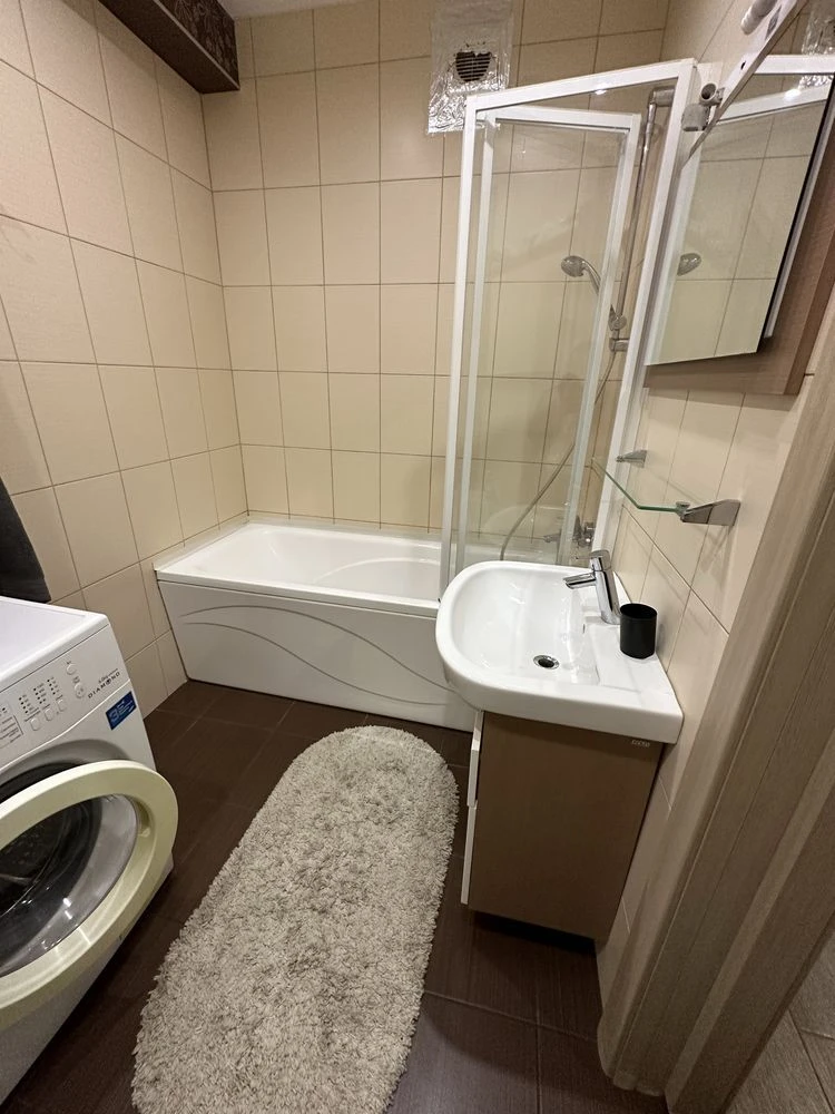 For Sale: 3-Bedroom Apartment, Center