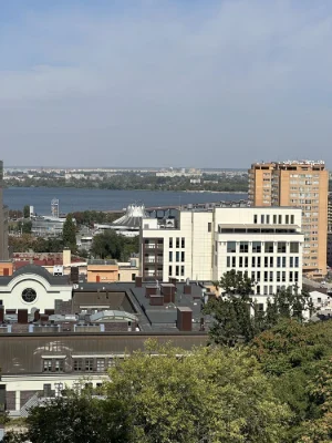For Sale: 3-Bedroom Apartment, Center