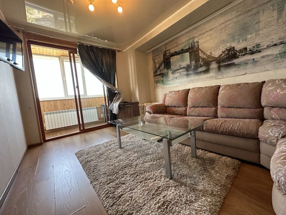 For Sale: 3-Bedroom Apartment, Center