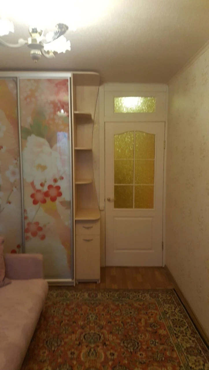 Sale of a 2-room apartment. Transparent Office