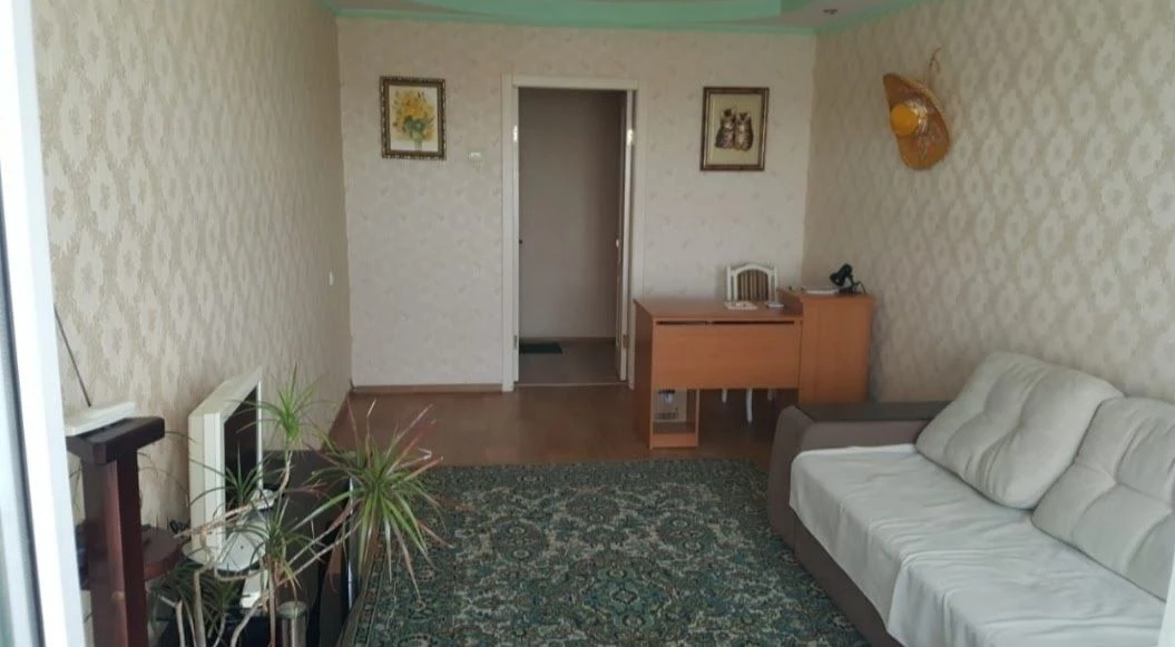 Sale of a 2-room apartment. Transparent Office