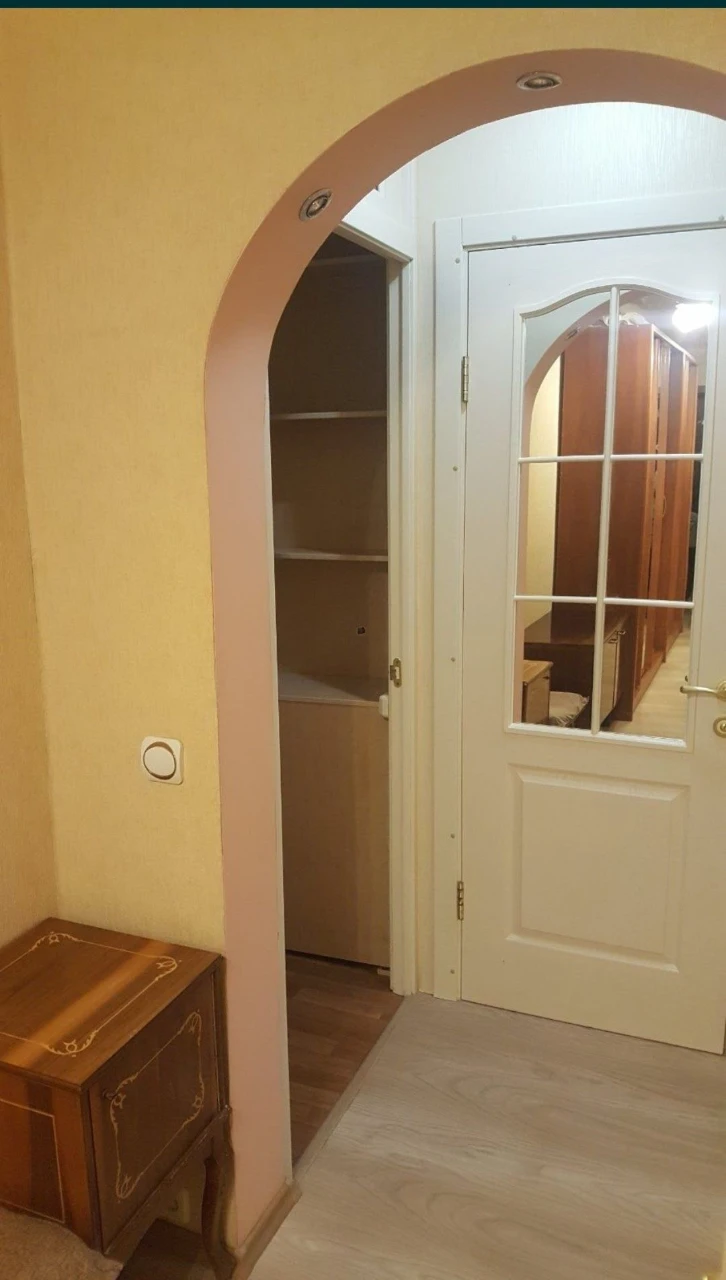 Sale of a 2-room apartment. Transparent Office