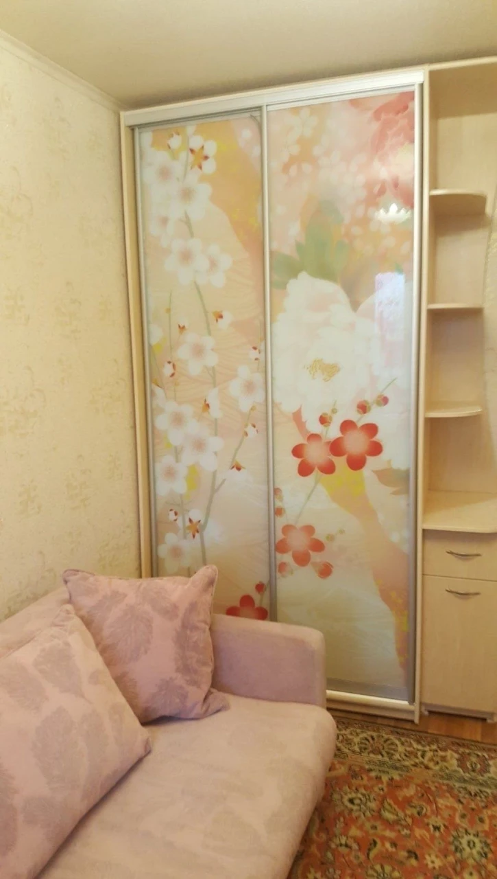 Sale of a 2-room apartment. Transparent Office