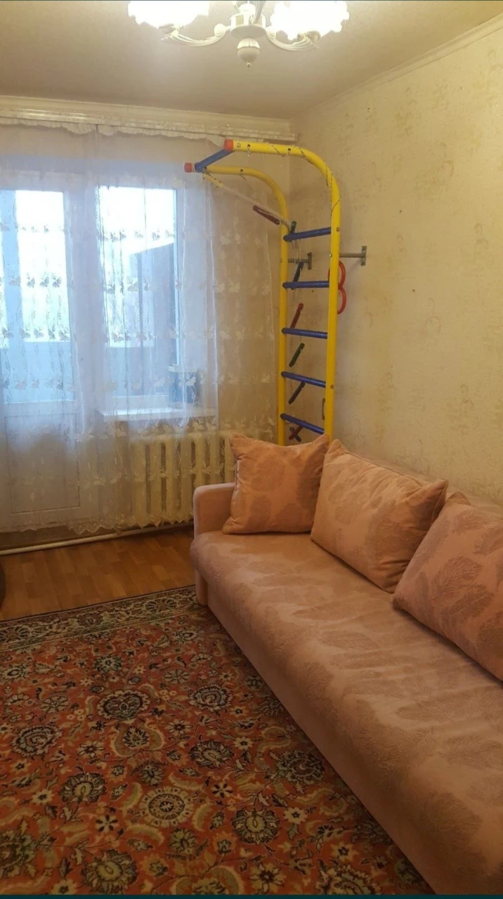 Sale of a 2-room apartment. Transparent Office