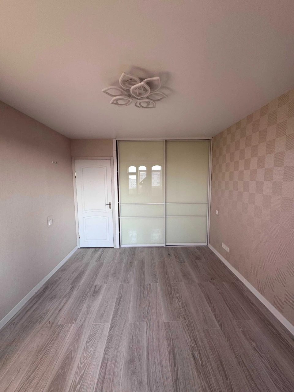 Sale of a 3-bedroom apartment on Victory Avenue, Алексеевка