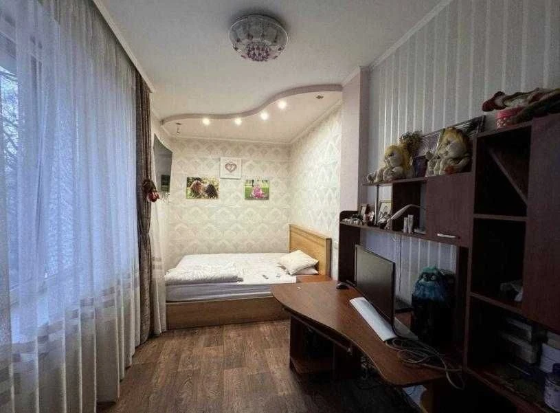 В продаже 3 к кв на ХТЗ, метро в пешей доступности 5 минут