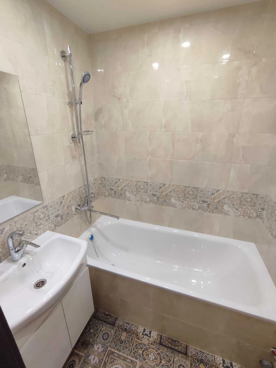 For Sale Spacious 2-room apartment in Kholodnaya Gora