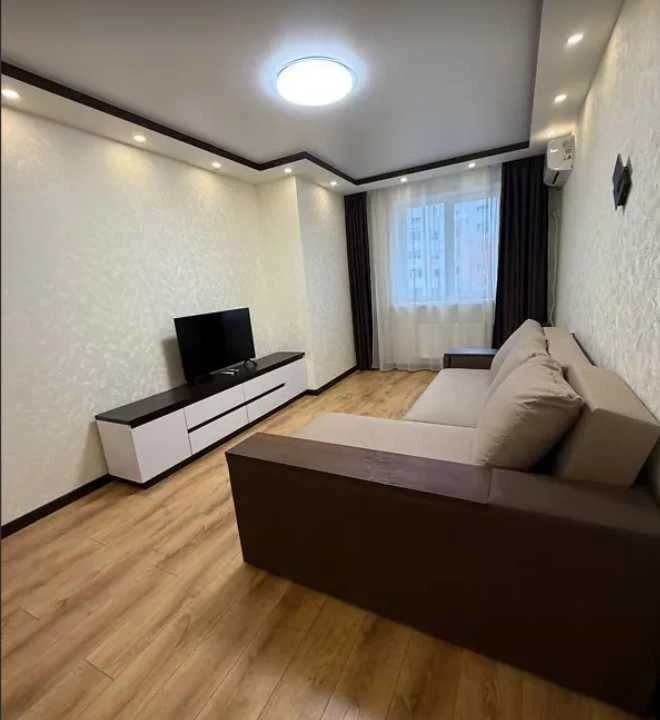 Продаж 1-кімнатної квартири в ЖК "Мира 2" з ремонтом