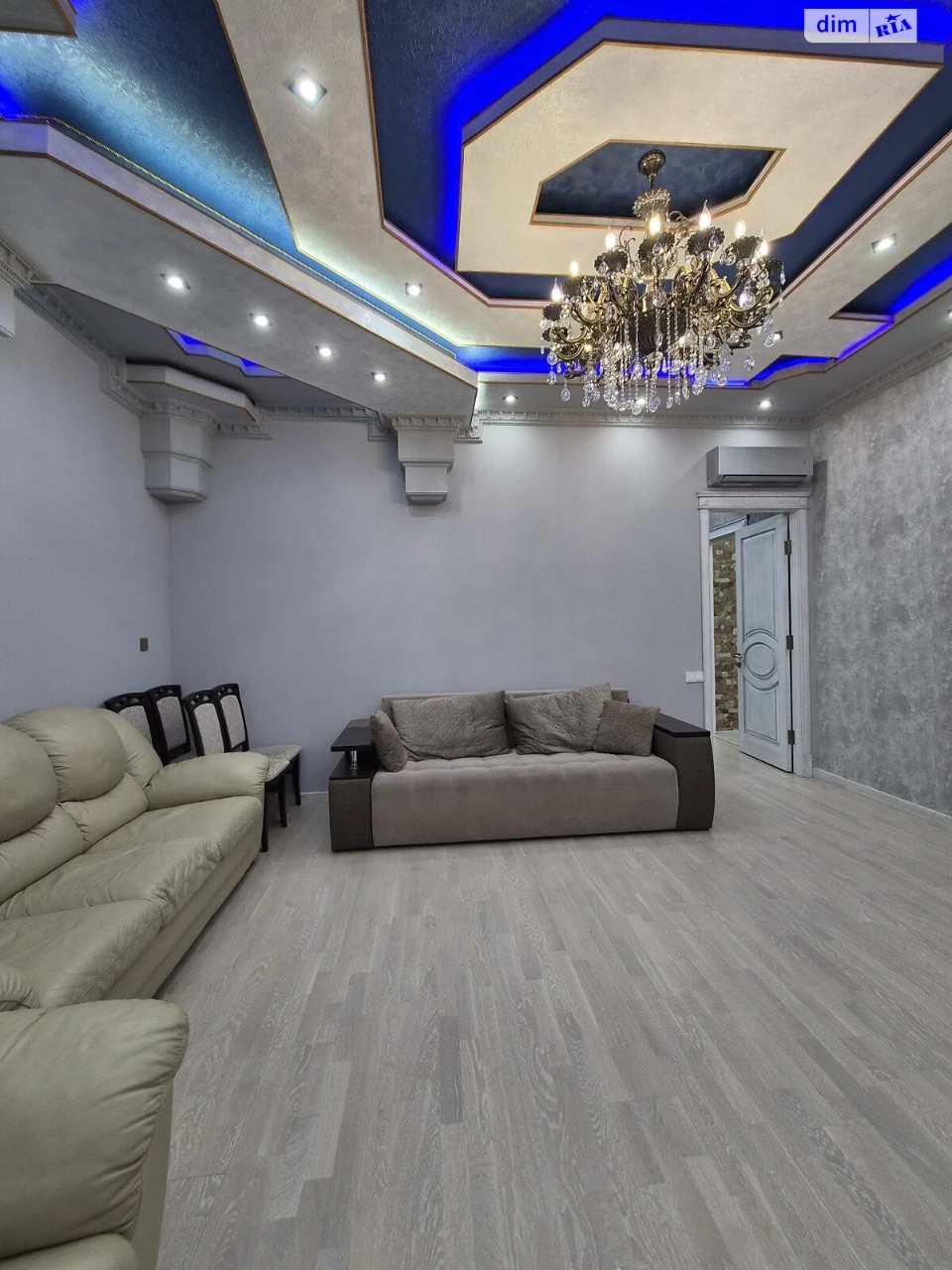 Long-Term Rental Apartment, Podil