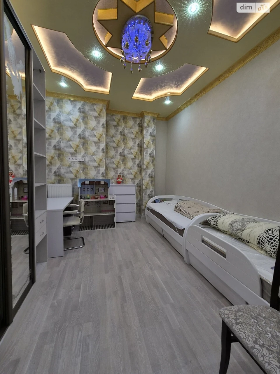 Long-Term Rental Apartment, Podil