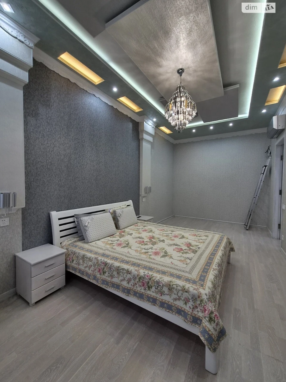 Long-Term Rental Apartment, Podil