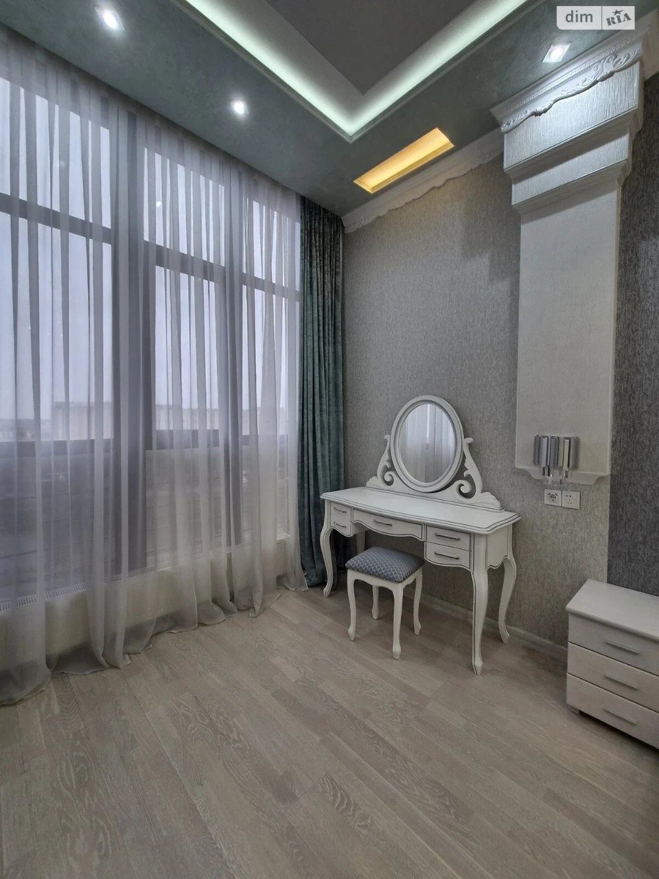 Long-Term Rental Apartment, Podil