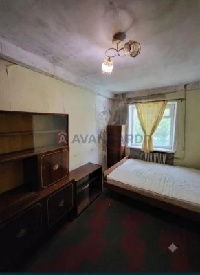 For Sale 3-Room Apartment Under Renovation