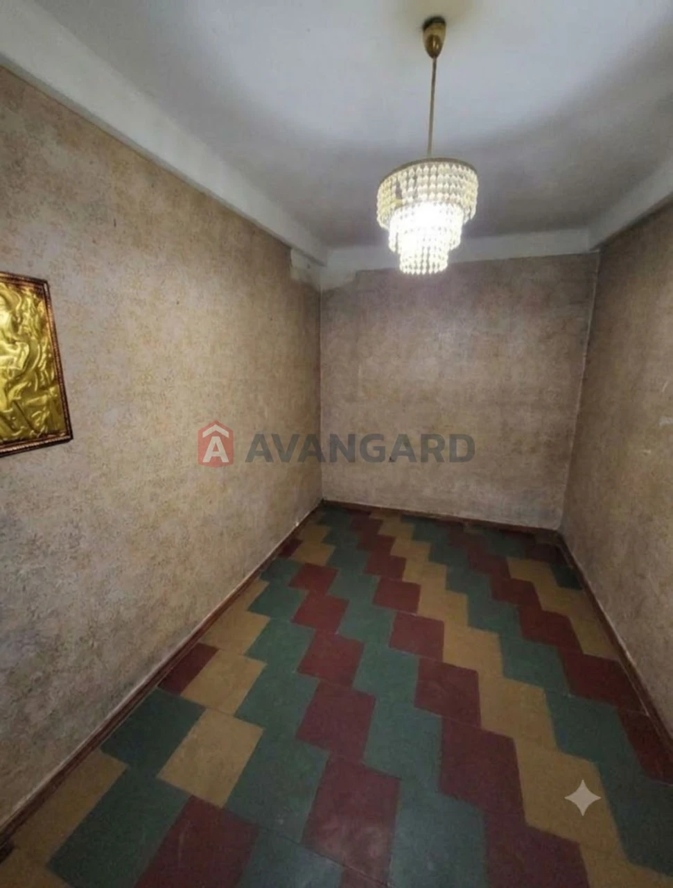 For Sale 3-Room Apartment Under Renovation
