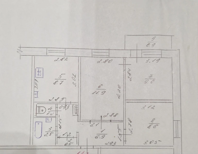 Selling a 3-room apartment on Sadova Street