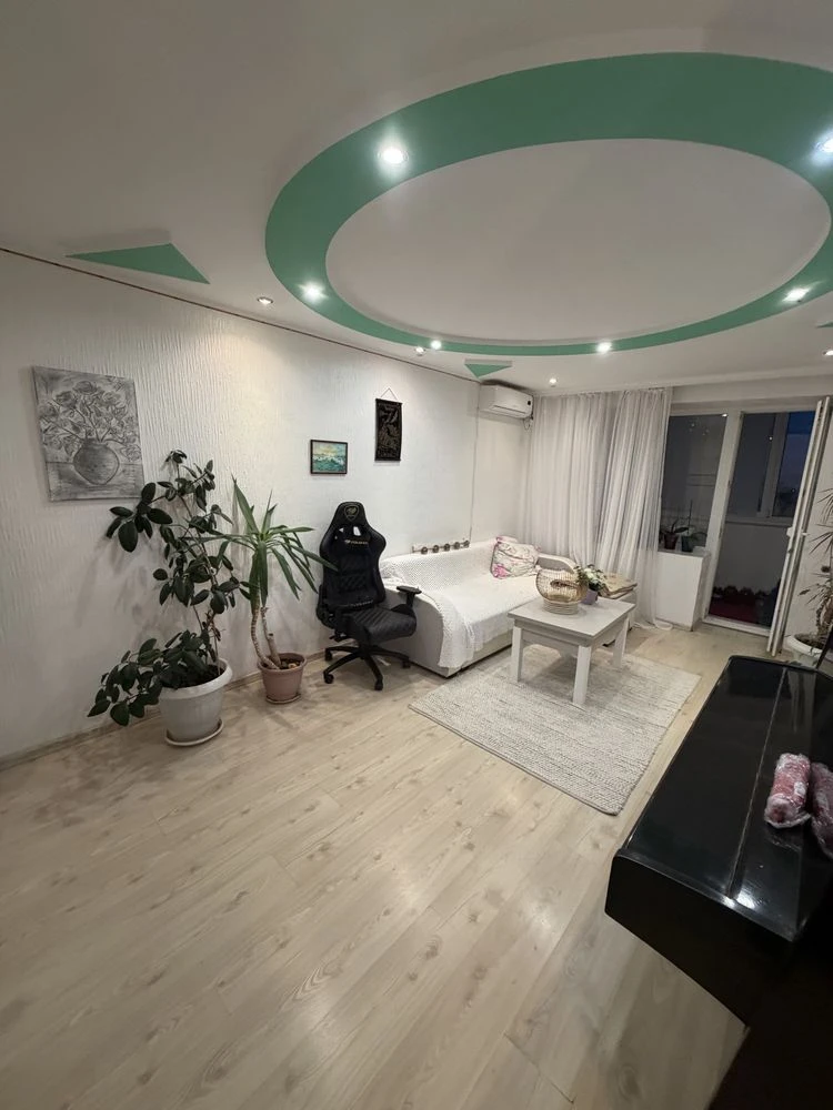 Продам 4-ком квартиру ул Парковая