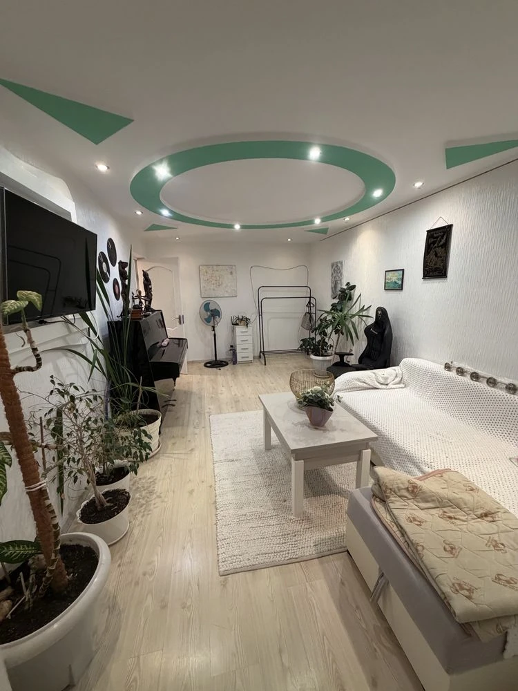 Продам 4-ком квартиру ул Парковая