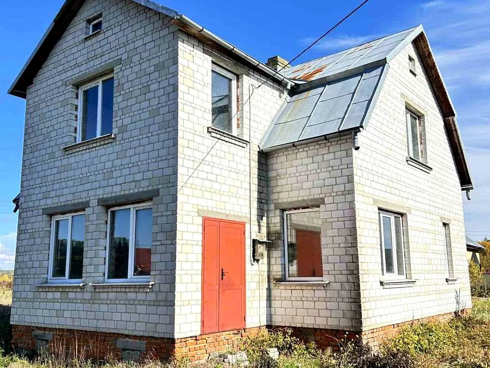 House. Putshmyti, Lviv region