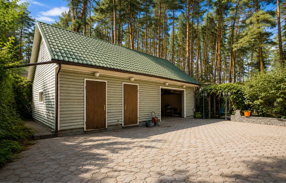 Продаж будинку з газовим опаленням, з підвалом, в престижному районі