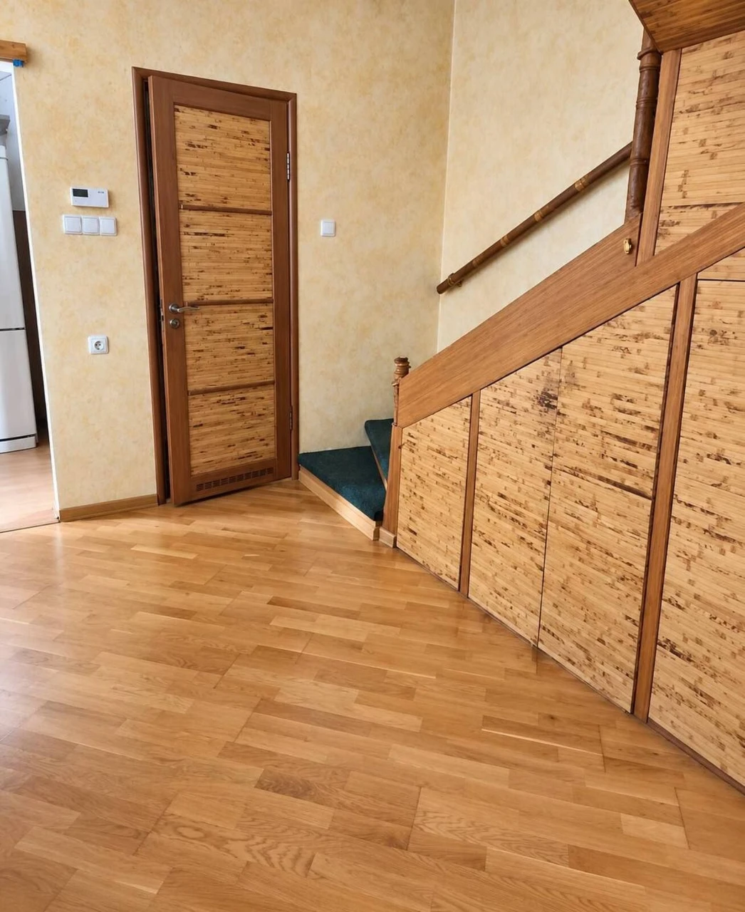 Продається напівособняк у м. Ужгород