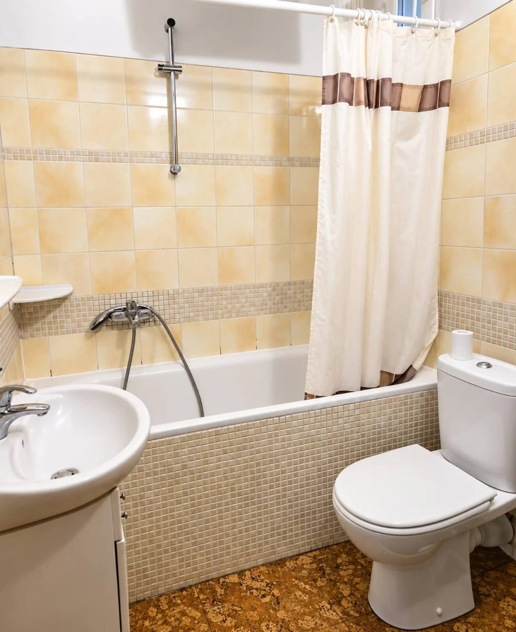 Продається напівособняк у м. Ужгород