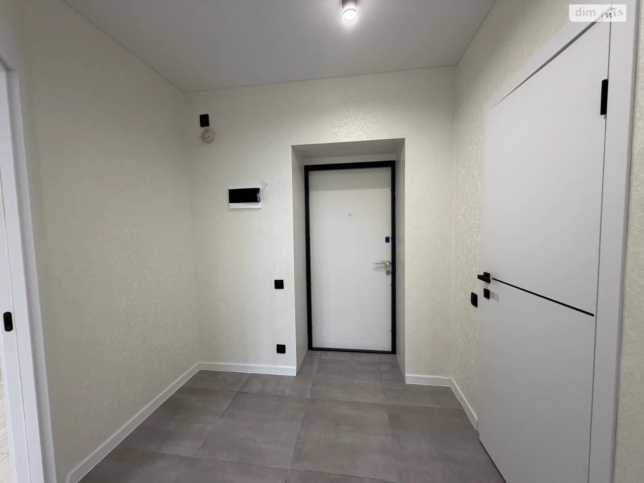 Apartment for Sale, Exhibition