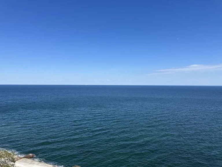 Прямой вид моря из каждого окна.