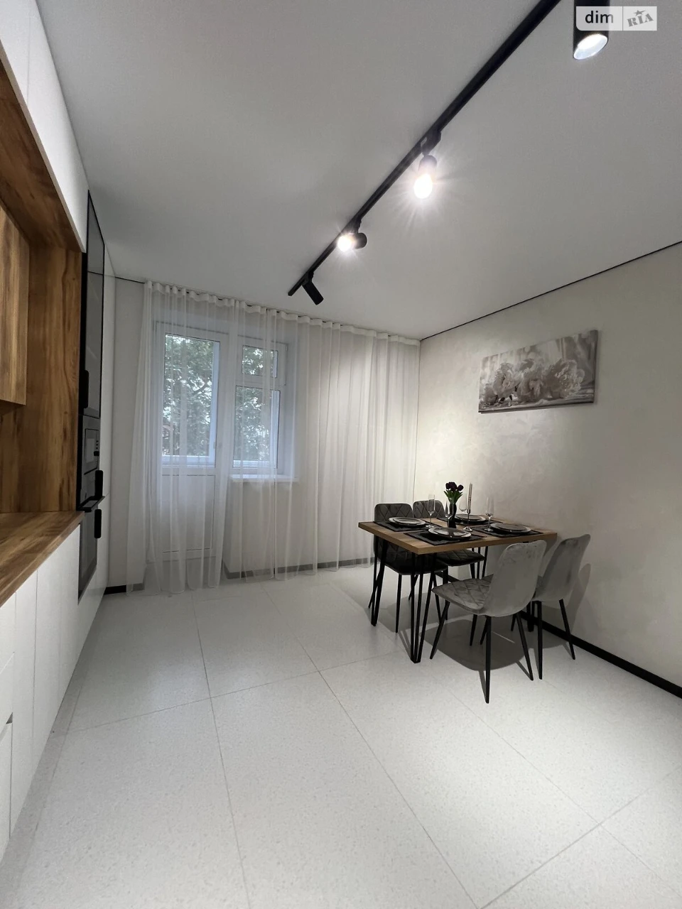 Long-Term Rental Apartment, New World