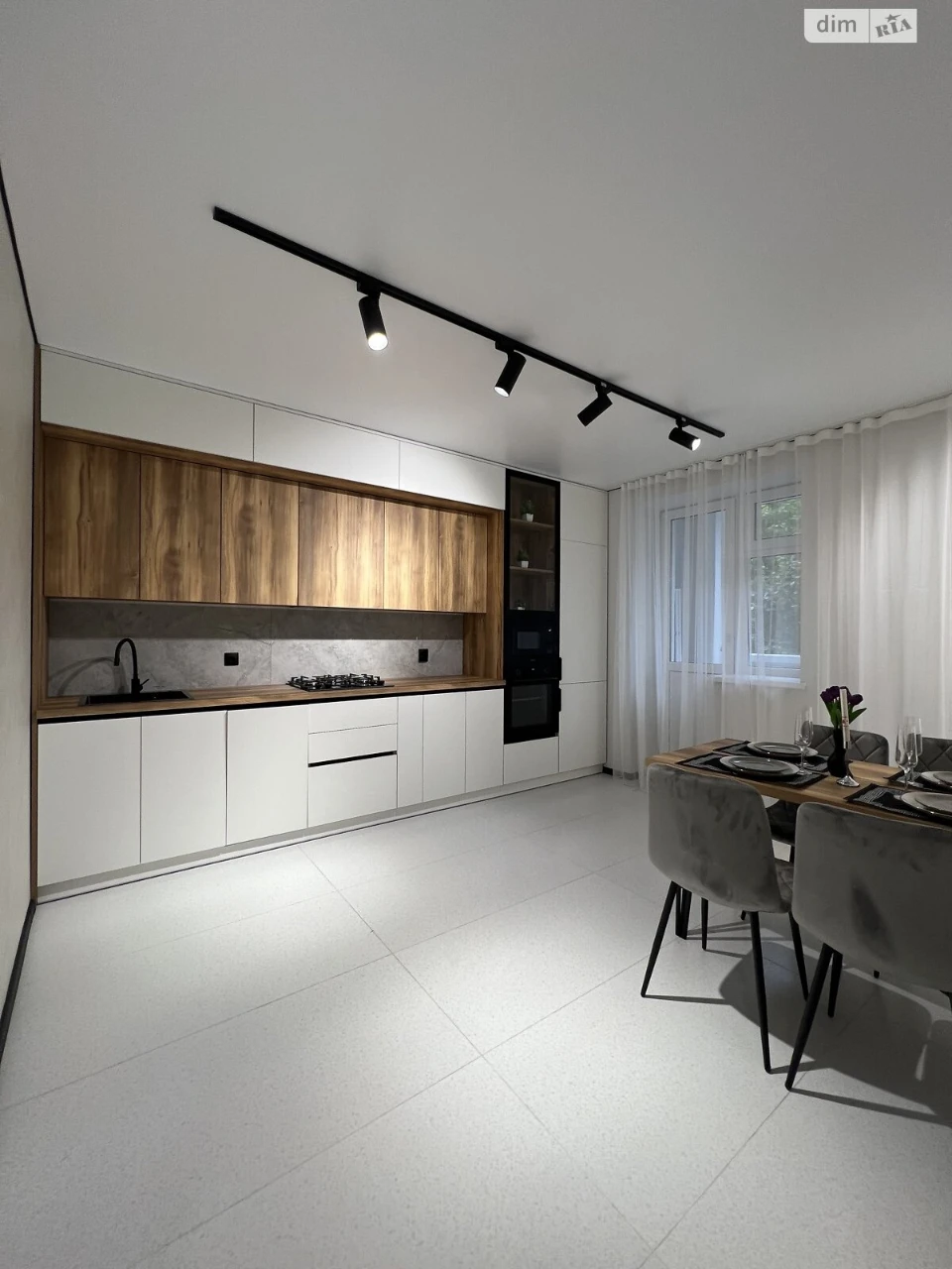 Long-Term Rental Apartment, New World