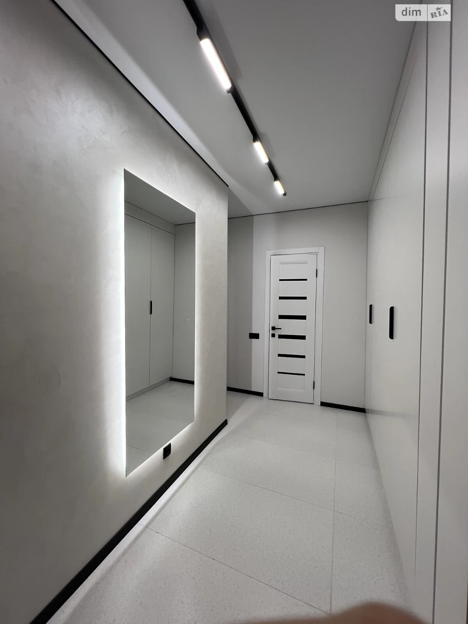 Long-Term Rental Apartment, New World