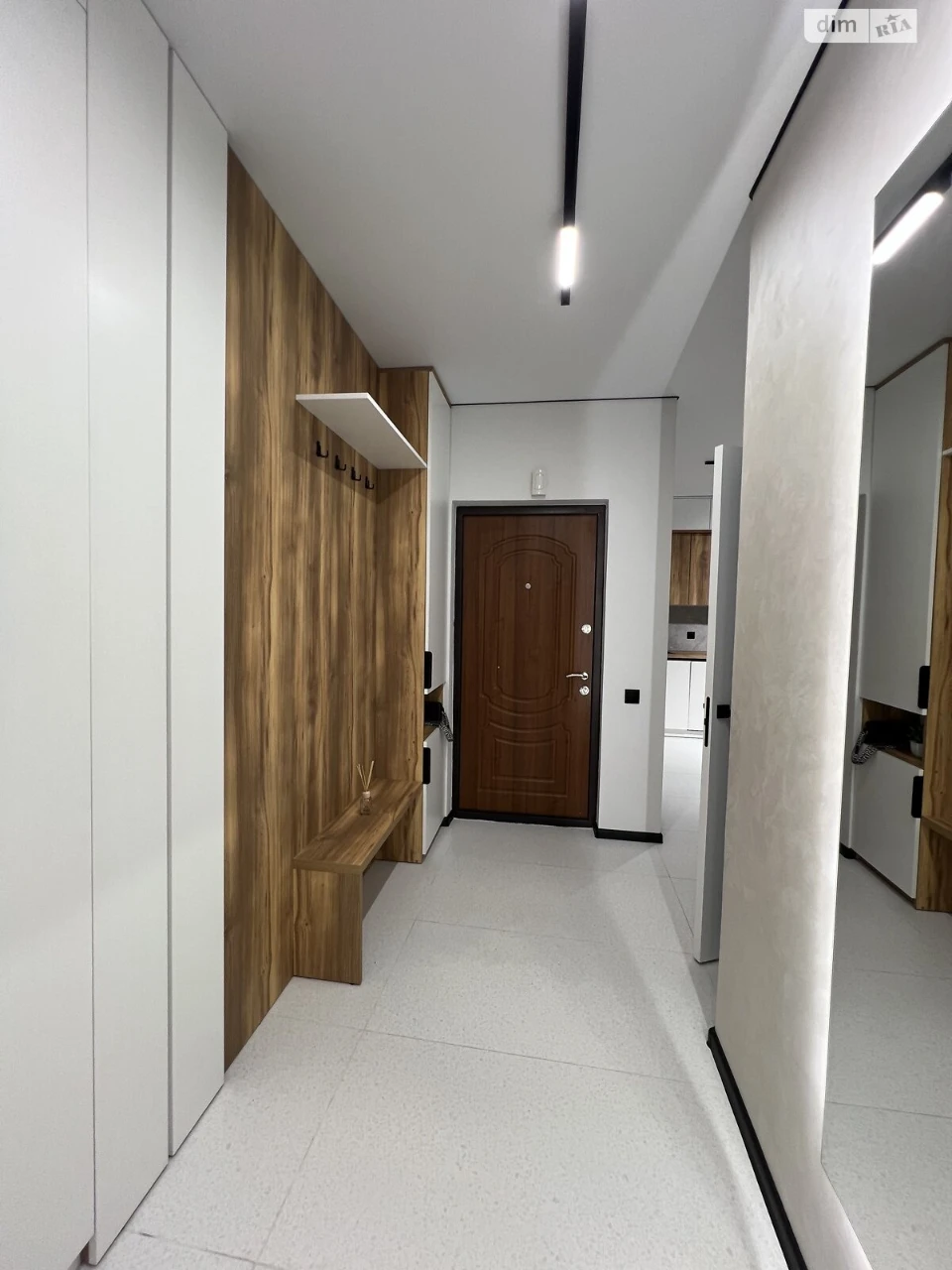 Long-Term Rental Apartment, New World