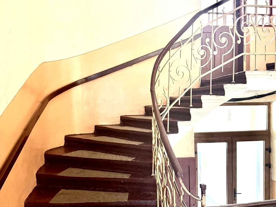 Apartment. Mykhailo Hrushevs'kyy Street, Chernivtsi