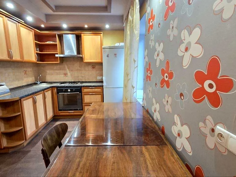 Apartment. Mykoly Ushakova st., Kyiv