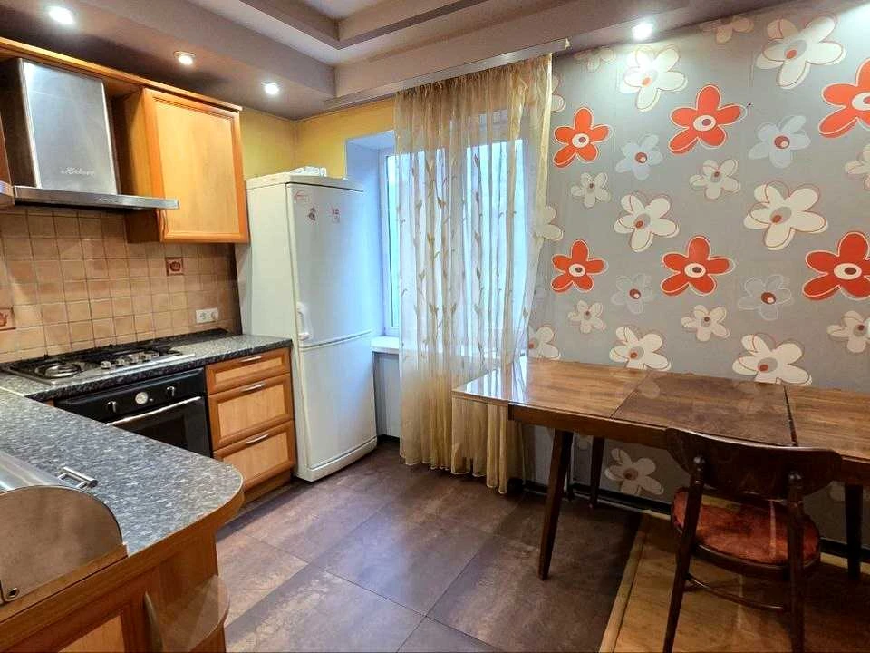 Apartment. Mykoly Ushakova st., Kyiv