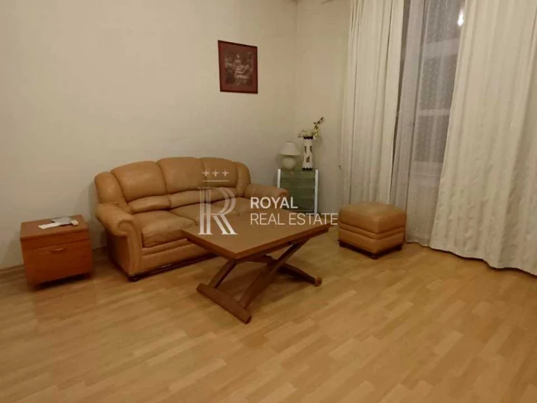 Apartment. Institute Street, Kyiv