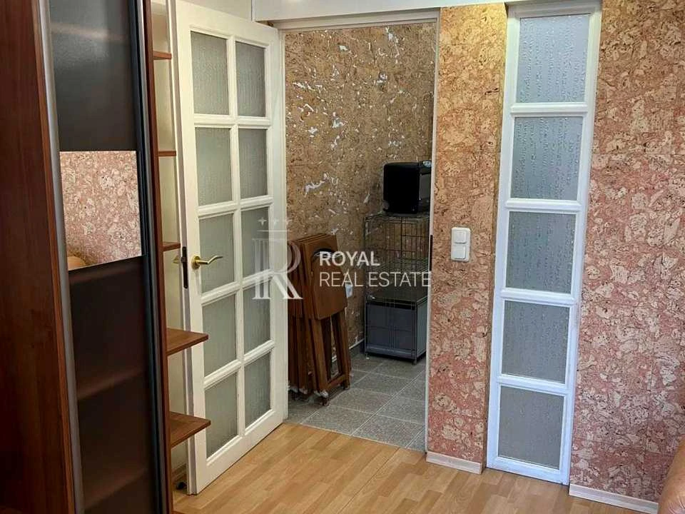Apartment. Institute Street, Kyiv