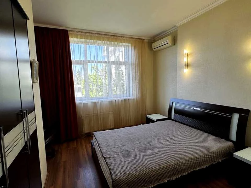 Apartment. Antonovicha st, Kyiv