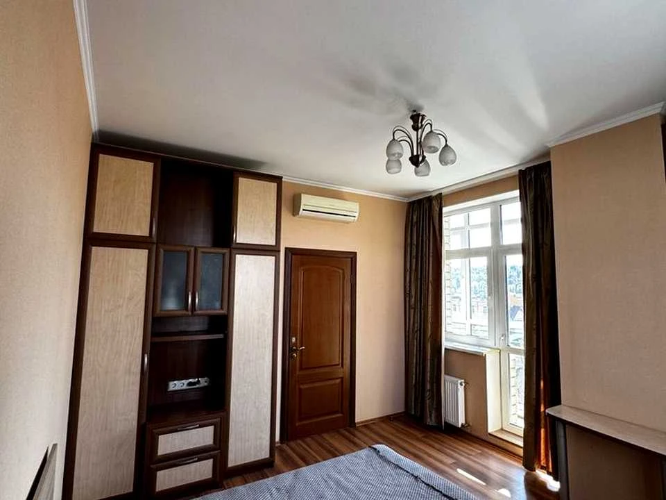 Apartment. Antonovicha st, Kyiv