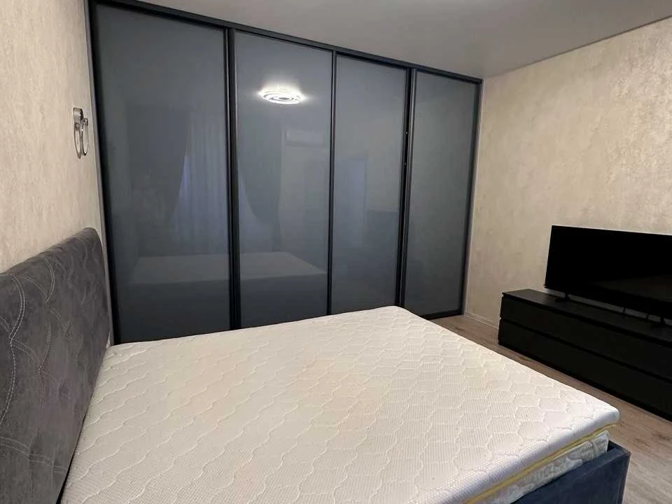 Apartment. Ivan Vykhovs'kyi Street, Kyiv