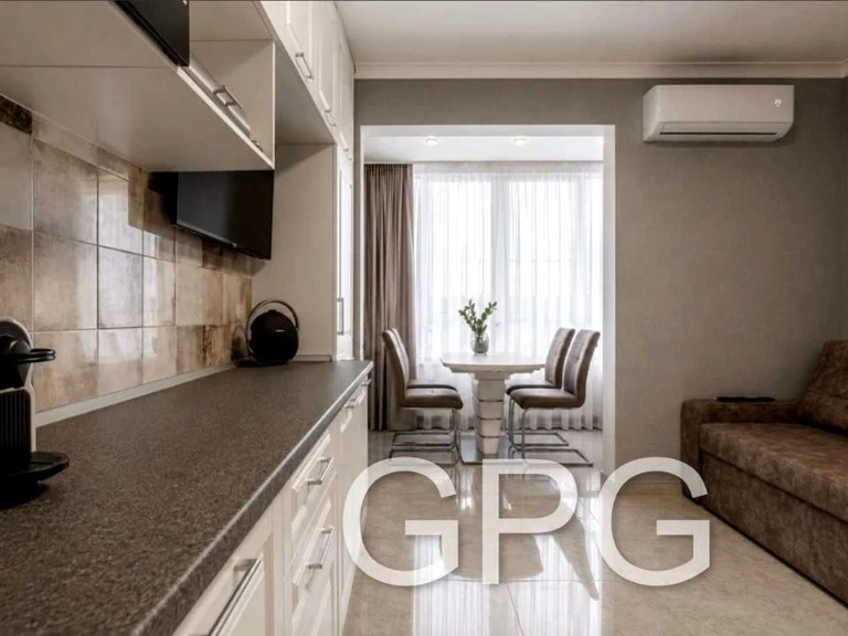 Apartment. Yasynuvat Street, Kyiv